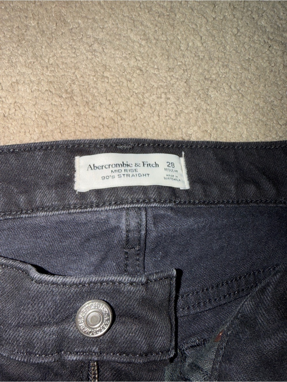 Abercrombie & Fitch Women's Mid Rise Straight Leg jeans- black - Picture 3 of 3